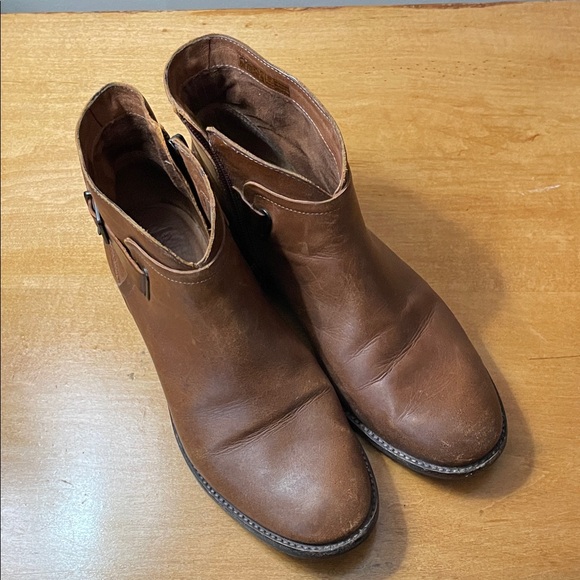 Women's brown UGG Barnett water resistant ankle booties. Size 8.5 - Picture 1 of 8